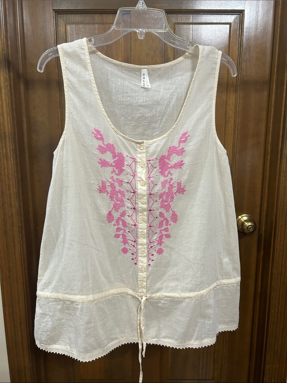 ROPER Women’s 100% cotton Cream Sleeveless pink Embroidered Tank Women’s Md NWT